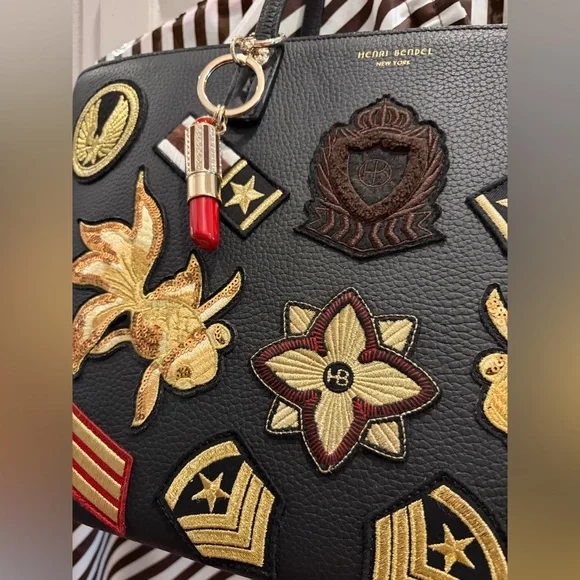HENRI BENDEL MILITARY Zippered Tote Gold/Red Embroidered Patches & Lipstick Fob💄 - Picture 16 of 16